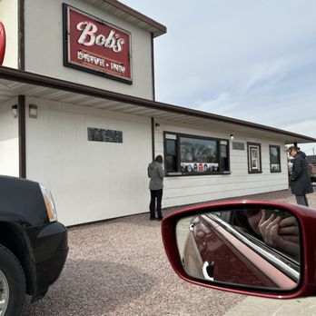 Bob's Drive-Inn - The end of the lunch rush line at 1 pm - lovely 60 degree day in LeMars, IA... - Fast Food Near Me - Le Mars, Iowa Bob's Drive-Inn - The end of the lunch rush line at 1 pm - lovely 60 degree day in LeMars, IA... - Fast Food Near Me - Le Mars, Iowa