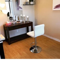 Bristol Uptown Salon - Make station