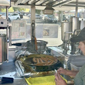 Churros Guerrero Cart - Fresh to order - Desserts Near Me - Oakland, California