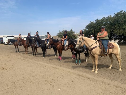 4 Horse Ranch by null