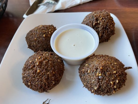 Sawa Restaurant & Grill