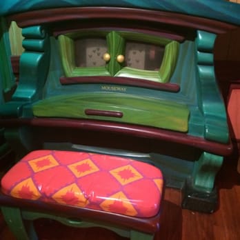 Mickey's House and Meet Mickey Mouse - Piano - Amusement Parks Near Me - Anaheim, California