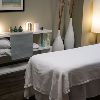 Integrity Chiropractic - Massage Therapy Room - IG: @nelson_eats - Chiropractors Near Me - Kirkland, Washington Integrity Chiropractic - Massage Therapy Room - IG: @nelson_eats - Chiropractors Near Me - Kirkland, Washington