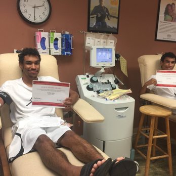 SunCoast Blood Centers - Seniors scholarship winners donating blood - Blood & Plasma Donation Centers Near Me - Sarasota, Florida SunCoast Blood Centers - Seniors scholarship winners donating blood - Blood & Plasma Donation Centers Near Me - Sarasota, Florida