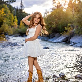 Staci Zohlen Photography - senior girl next to river in keystone, Colorado with fall colors and trees - Session Photography Near Me Staci Zohlen Photography - senior girl next to river in keystone, Colorado with fall colors and trees - Session Photography Near Me