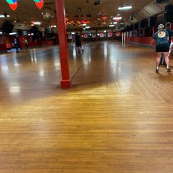 Springfield Lake Roller Rink - Skating rink