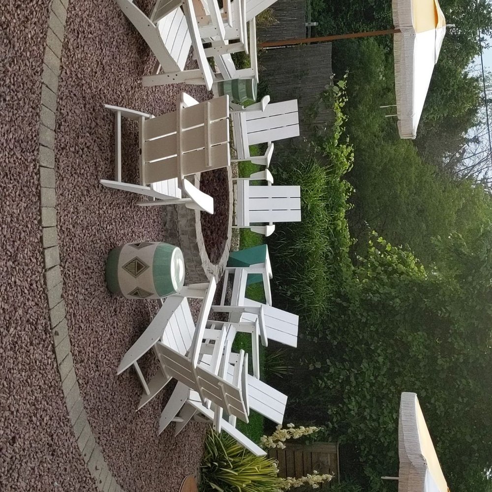 The June Motel - Bonfire here each night - Hotels Near Me - Prince Edward, Ontario