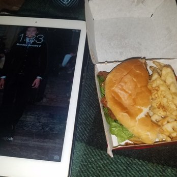 Chick-fil-A - OMG,  the bread is heavenly and the chicken is incredibly tender.. umm .. hmmm. why is this breaded? Oh no.  I received the wrong item. - Fast Food Near Me - Pasadena, California
