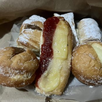 Panaderia Bynnon - Bakeries Near Me - José Marmol, B