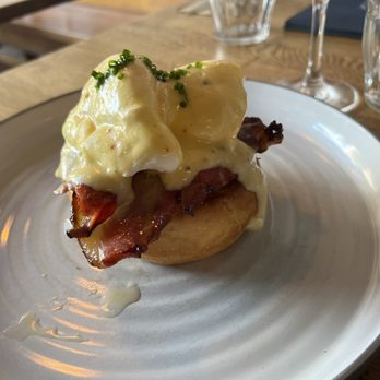 Box Sociaal - Eggs Benny & The Jets! - Cocktail Bars Near Me - Amsterdam, New Hampshire