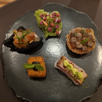 Senia - Cocktail Bars Near Me - Honolulu, Hawaii