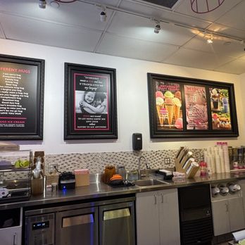 Hugs Ice Cream - Ice Cream & Frozen Yogurt Near Me - Mammoth Lakes, California Hugs Ice Cream - Ice Cream & Frozen Yogurt Near Me - Mammoth Lakes, California