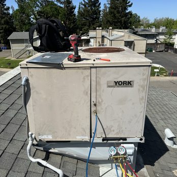 Rendon Heating & Air - Package unit service call for a homeowner with no cooling. - Heating & Air Conditioning/HVAC Near Me - Vacaville, California Rendon Heating & Air - Package unit service call for a homeowner with no cooling. - Heating & Air Conditioning/HVAC Near Me - Vacaville, California