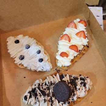 Maison De Croissant - Blueberry cream cheese, strawberry cream, oreo chocolate - Bakeries Near Me - Irvine, California