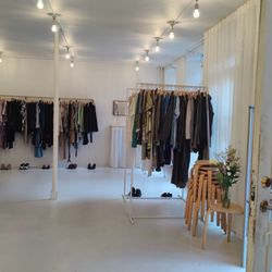 O-S-V. Secondhand Fashion - Very friendly in here. High end clothes on consignment... would really recommend if you are a US medium or smaller...