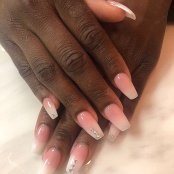 Queen's Nails and Spa - Ombré nails - Nail Salons Near Me - Concord, California