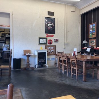 Owens Barbeque - the interior of a restaurant - Barbeque Near Me - Tallapoosa, Georgia Owens Barbeque - the interior of a restaurant - Barbeque Near Me - Tallapoosa, Georgia
