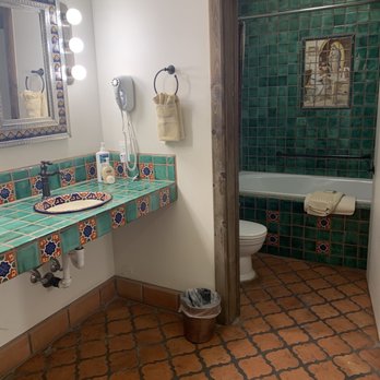 La Posada Hotel - Bathroom - Hotels Near Me - Winslow, Arizona
