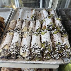 Gallo Italian Supper Club and Bakery - Cannoli
