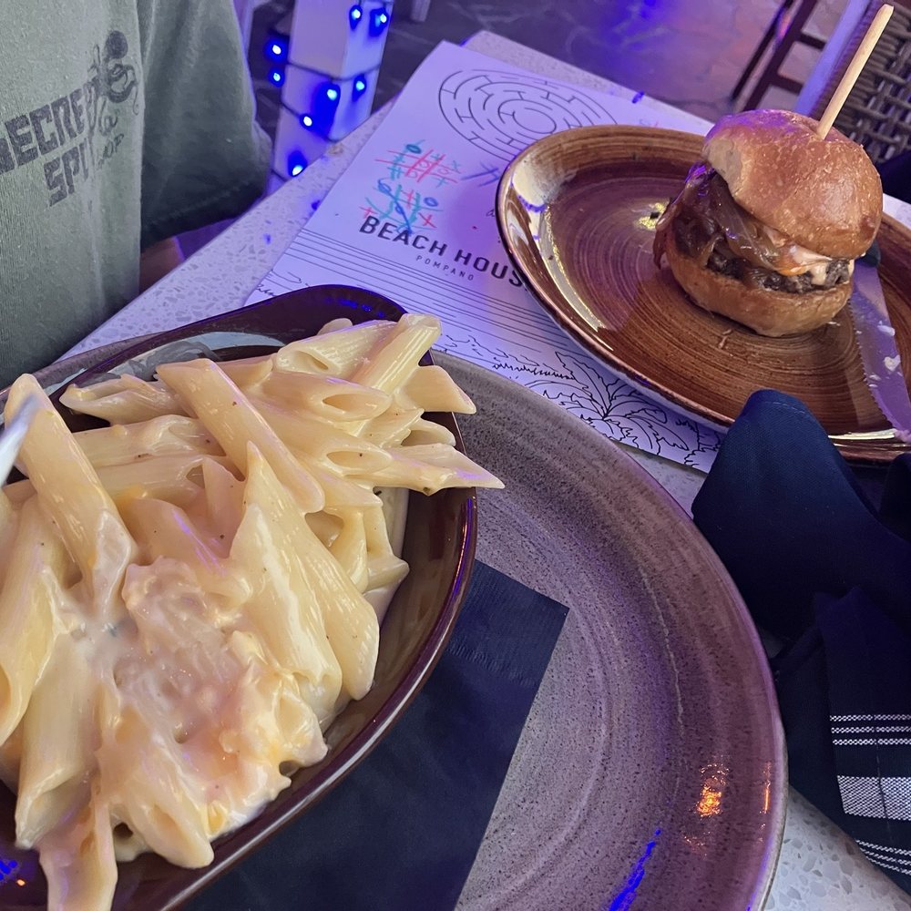 Beach House - Kids Mac & Cheese / Slider - Bars Near Me - Pompano Beach, Florida Beach House - Kids Mac & Cheese / Slider - Bars Near Me - Pompano Beach, Florida