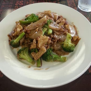 Original Thai BBQ - Pad See Ew - Lunch Special - Thai Near Me - Clackamas, Oregon