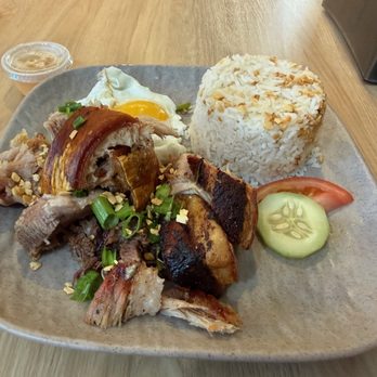 Bilao - Lechon! - Filipino Near Me - Sacramento, California