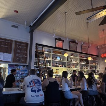 Uptown - Inside - Sports Bars Near Me - Austin, Texas