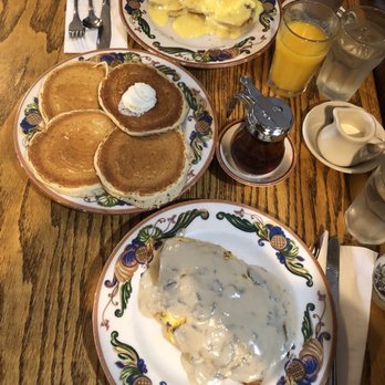 The Oak Table Cafe - Eggs Benedict, pancakes, and Eggs Casey - Breakfast & Brunch Near Me - Sequim, Washington