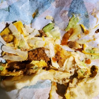 Taco Bell - This ugly mess was discovered only after eating to have beef instead of chicken. It was gross, certainly better looking with the lights off. - Fast Food Near Me - Portland, Oregon