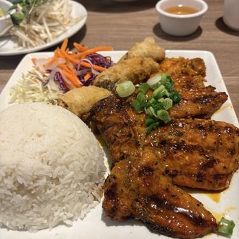26 Viet Cafe - Pork and spring roll rice plate - Vietnamese Near Me - Pasadena, California 26 Viet Cafe - Pork and spring roll rice plate - Vietnamese Near Me - Pasadena, California