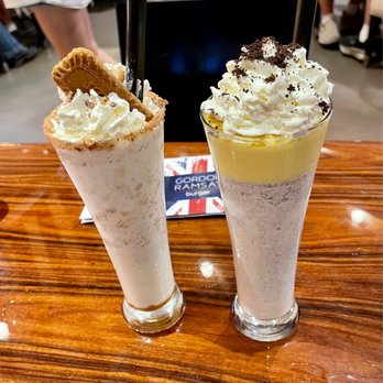 Gordon Ramsay Burger Las Vegas - English toffee and Oreo cookies shake - Burgers Near Me - Las Vegas, Nevada Gordon Ramsay Burger Las Vegas - English toffee and Oreo cookies shake - Burgers Near Me - Las Vegas, Nevada