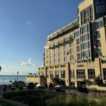 The Statehouse - Exterior view - New American Near Me - Madison, Wisconsin