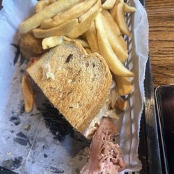 9 East Taphouse - Reuben- check out the grizzle