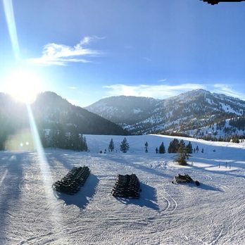 Beaver Creek Lodge - View from the lodge is mind-blowing! - Hotels Near Me - Garden City, Utah Beaver Creek Lodge - View from the lodge is mind-blowing! - Hotels Near Me - Garden City, Utah