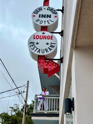 Dew Drop Inn Hotel & Lounge by null