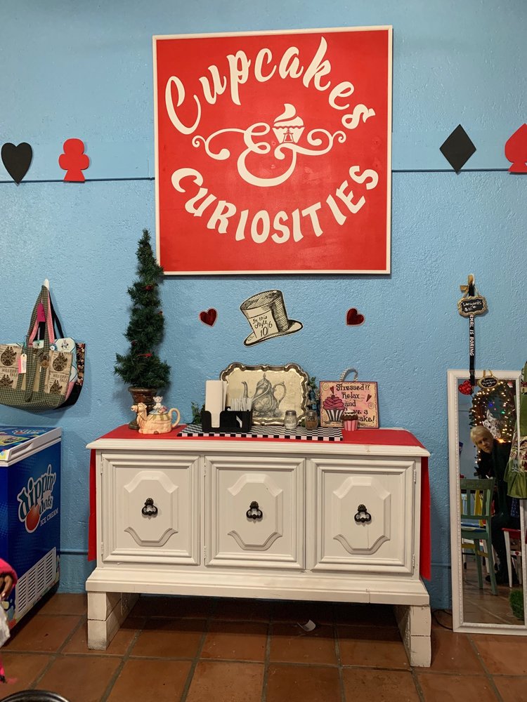 CUPCAKES AND CURIOSITIES 195 Photos & 236 Reviews Cupcakes 3569