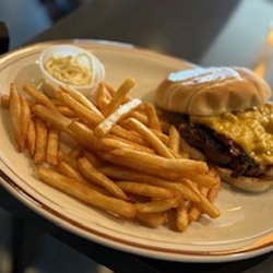 Go Vino Bar & Grill