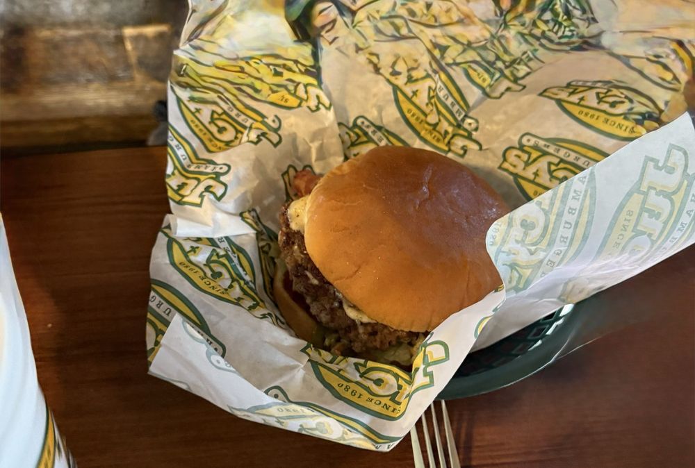 Food from Jucys Hamburgers