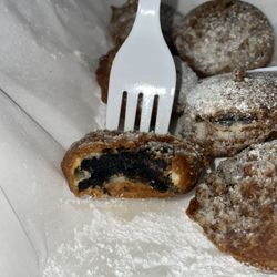 The Original Hot Dog Factory - Deep Fried Oreos (6)