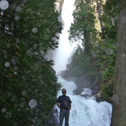 Silver Bay Inn - Rainbow Falls in May