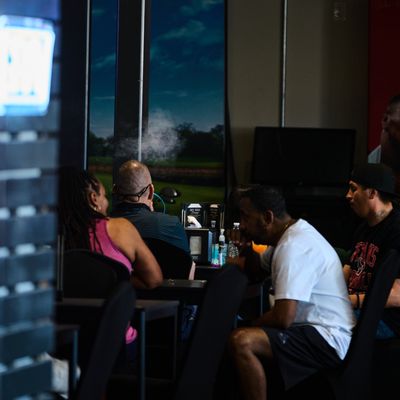 NuWu Cannabis LV by null