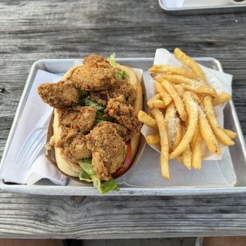 Big Ray's Fish Camp & Grille Riverwalk - Oyster po-boy - Seafood Near Me - Tampa, Florida