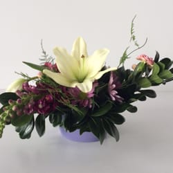 Luda Flower Salon - Easter floral arrangement