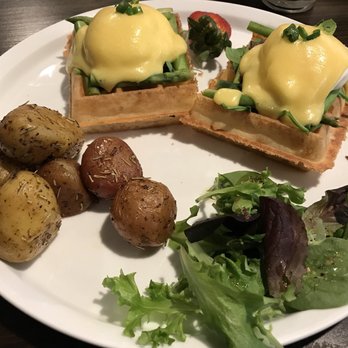 Le Petit Belge - Breakfast & Brunch Near Me - Vancouver, British Columbia