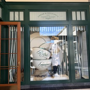Ralph's Coffee - Coffee & Tea Near Me - Newport Beach, California