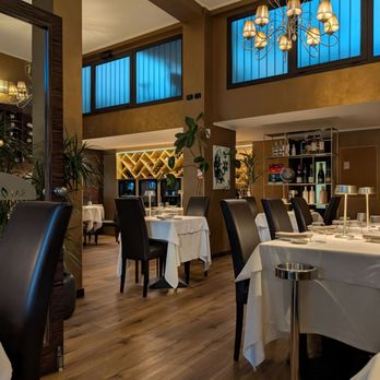 Saporimaestri - Interior, nice classy lighting and design - Seafood Near Me - Milan, Michigan Saporimaestri - Interior, nice classy lighting and design - Seafood Near Me - Milan, Michigan