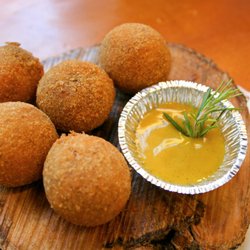 Barriga Negra - "Alheira" croquettes (traditional   white meat sausage"