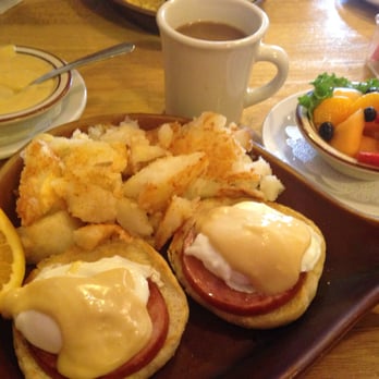 Palmer's Cafe - Yummy Eggs Benedict - Breakfast & Brunch Near Me - Bend, Oregon