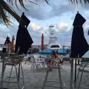 Muelle 7 - Cocktail Bars Near Me - Isla Mujeres, ROO