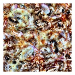 Louis Style Pizza